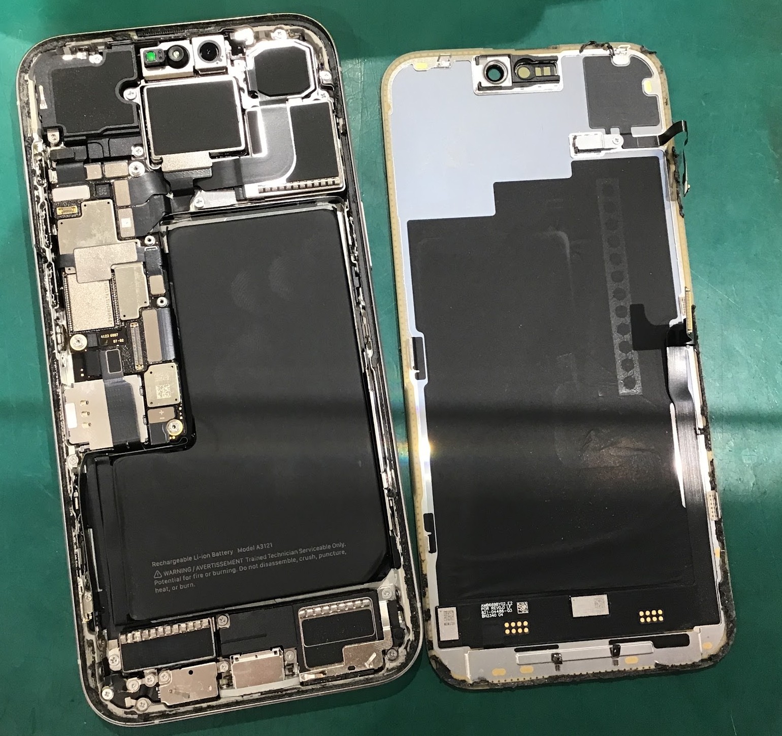 iPhone15ProMaxの画面交換を行いました。【スマホ修理工房丸井錦糸町店】
